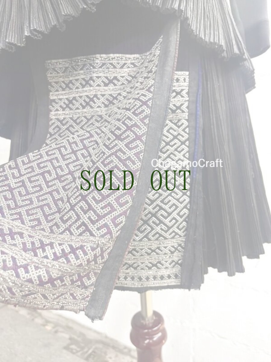 画像8: 剣河苗族(ミャオ族）錫繍・前掛け二層（二枚一式）（木綿・絹糸刺繍・錫片刺繍）アンティーク (8)