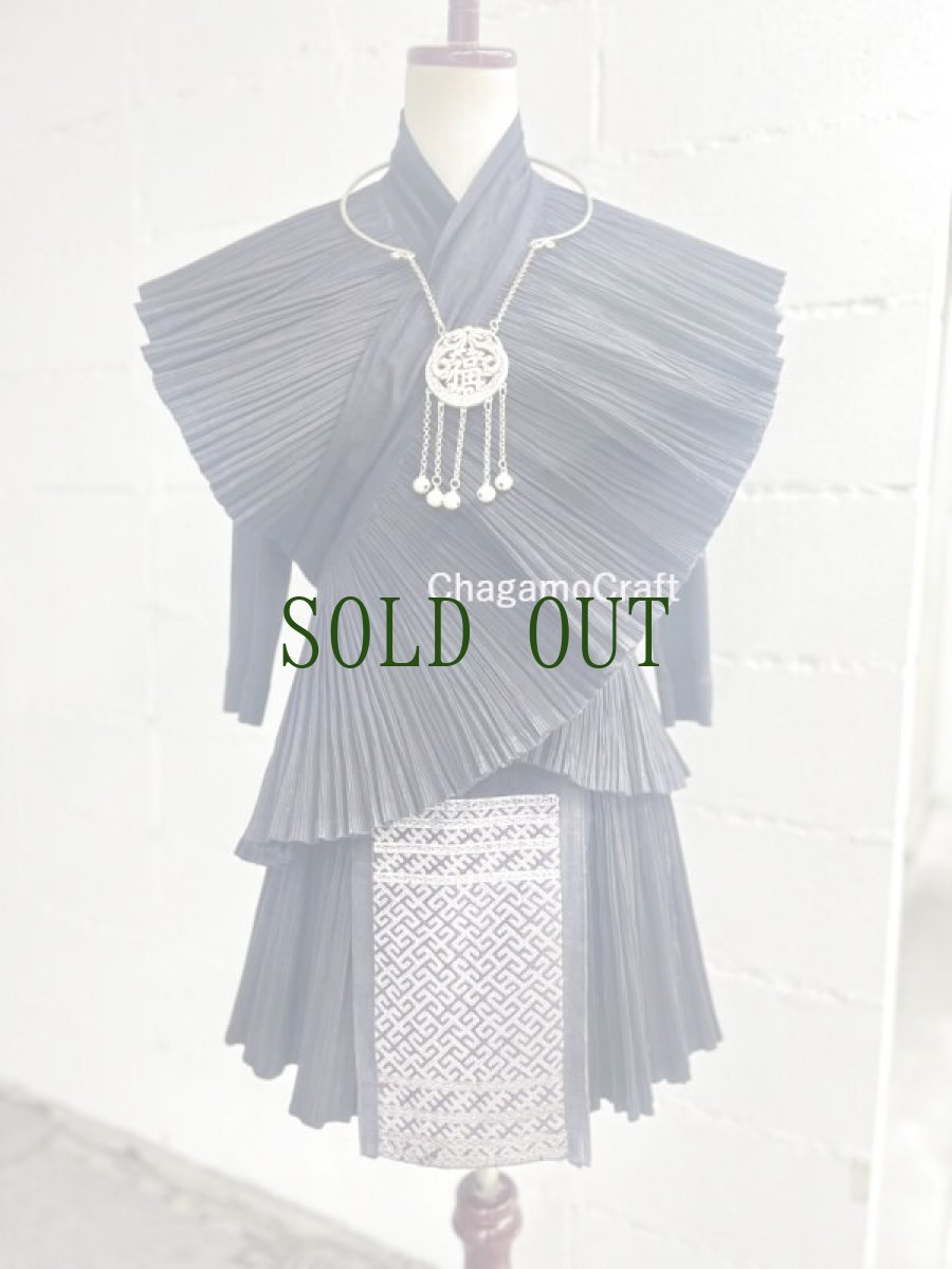 画像9: 剣河苗族(ミャオ族）錫繍・前掛け二層（二枚一式）（木綿・絹糸刺繍・錫片刺繍）アンティーク (9)