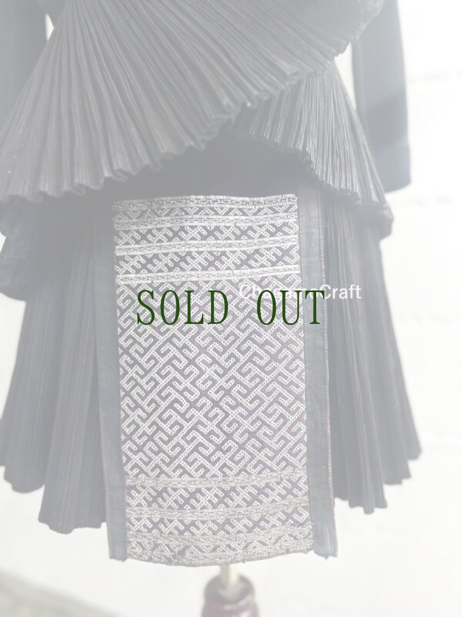 画像7: 剣河苗族(ミャオ族）錫繍・前掛け二層（二枚一式）（木綿・絹糸刺繍・錫片刺繍）アンティーク (7)