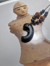 画像9: 滑石製勾玉・古墳時代と沈香珠、蓮華菩提樹の首飾り　（Ancient Magatama） (9)