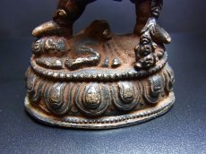 画像8: チベット密教・黒布禄金剛（黒色ザンバラ・財宝神・毘沙門天）（銅製チベット仏像・年代物） (8)