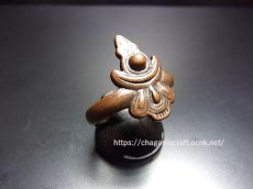 画像2: チベット・トクチャ(天鉄・Thogchags)　銅製　日月星(二ダカスム)ཉི་ཟླ་སྐར་གསུམ）のリング (2)