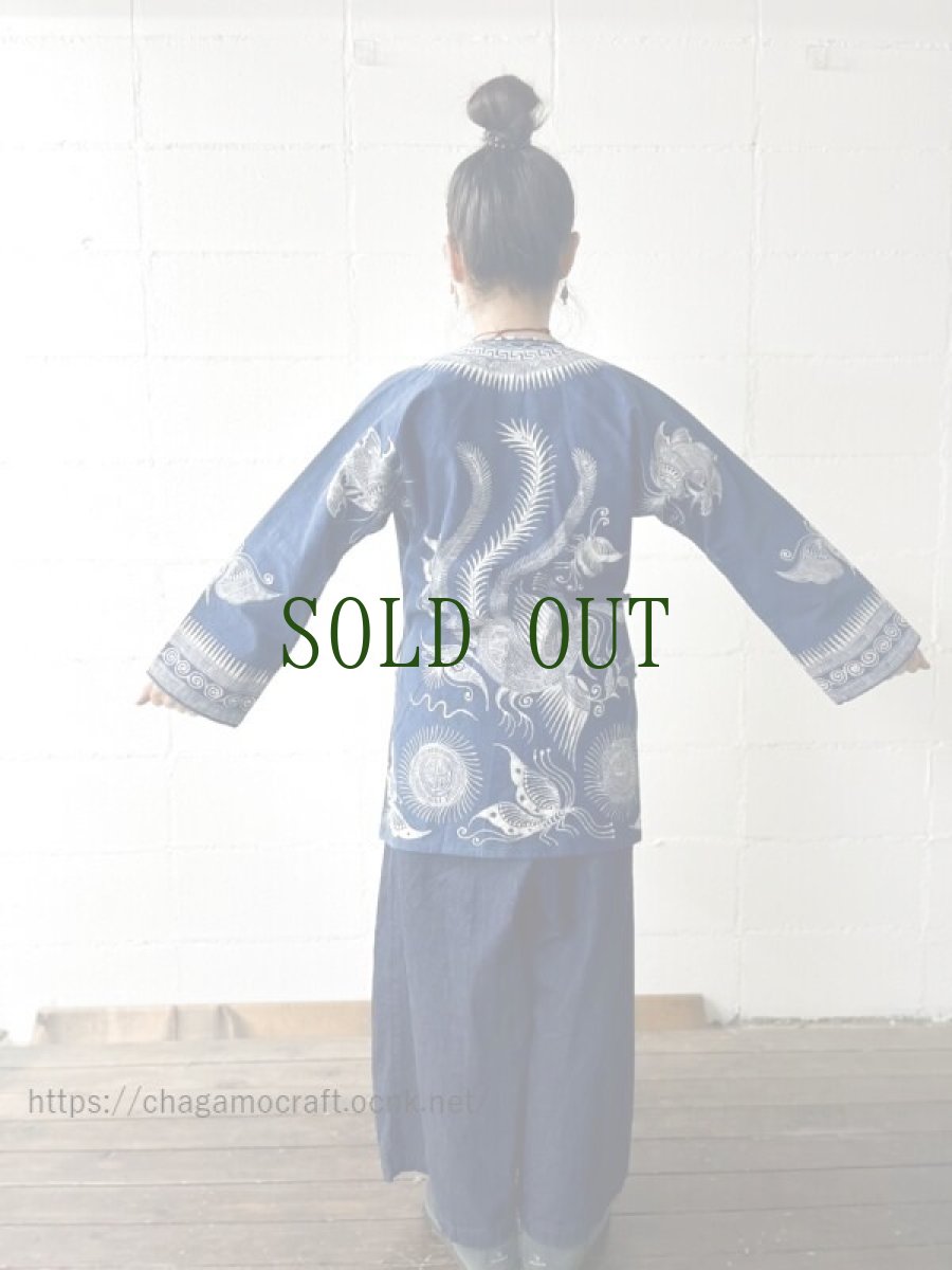 画像11: 革家苗族（Ge jia Miao/ガージアミャオ族）　チャイナチュニック　木綿・藍染・ろうけつ染め (11)