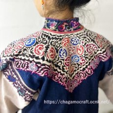 画像9: 彝族・雲南省紅河イ族（Hong he YI  ）刺繍・藍染木綿マオカラードレス（希少アンティーク） (9)
