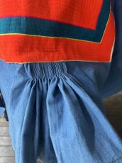 画像12: 彝族・雲南省瀘西イ族（Lu xi YI  ）刺繍・藍染木綿　貫頭衣（刺繍アンティーク） (12)