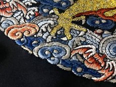 画像5: 苗族（ミャオ族）金色の龍・龍神の刺繍布　（約31×31cm） (5)