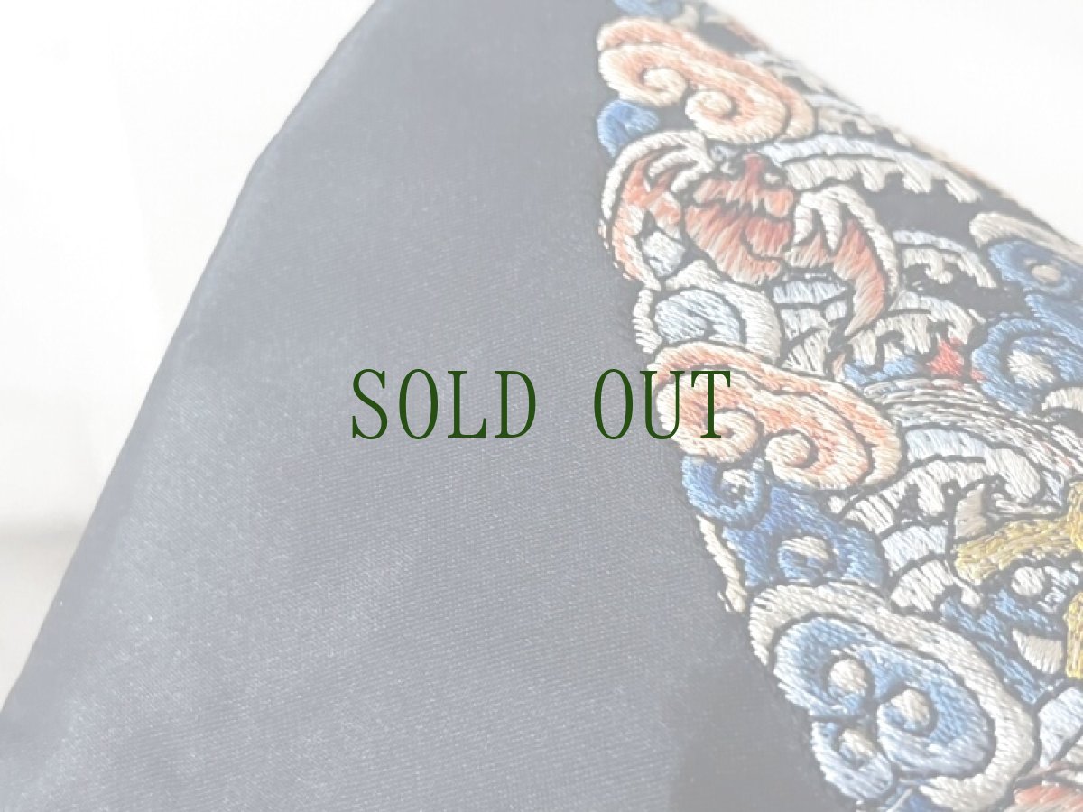 画像7: 苗族（ミャオ族）金色の龍・龍神の刺繍布　（約31×31cm） (7)