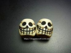 画像1: 料器製　数珠天玉・一対　チベタンスカル・ルンゴ　(tibetan skull )　チベット密教法具 (1)