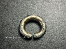 画像2: 古墳時代　銀製耳環　（銀銅製・耳飾り）　（Japanese ancient ear ornament ,Kofun period） (2)