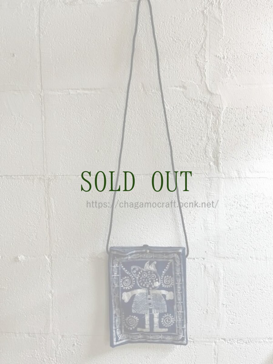 画像2: 革家苗族（ミャオ族）ろうけつ藍染（印花布）古布リメイク、ショルダーミニポーチ (2)