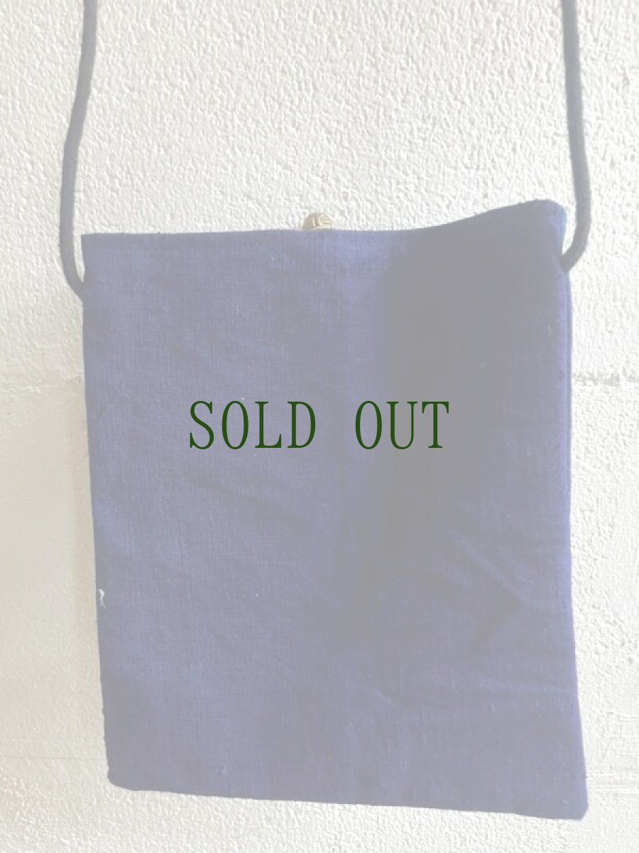 画像4: 革家苗族（ミャオ族）ろうけつ藍染（印花布）古布リメイク、ショルダーミニポーチ (4)