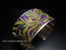 画像2: 貴州省ミャオ族の刺繍古裂バングル(苗銀)　Old embroidery Miao silver bangle　 (2)