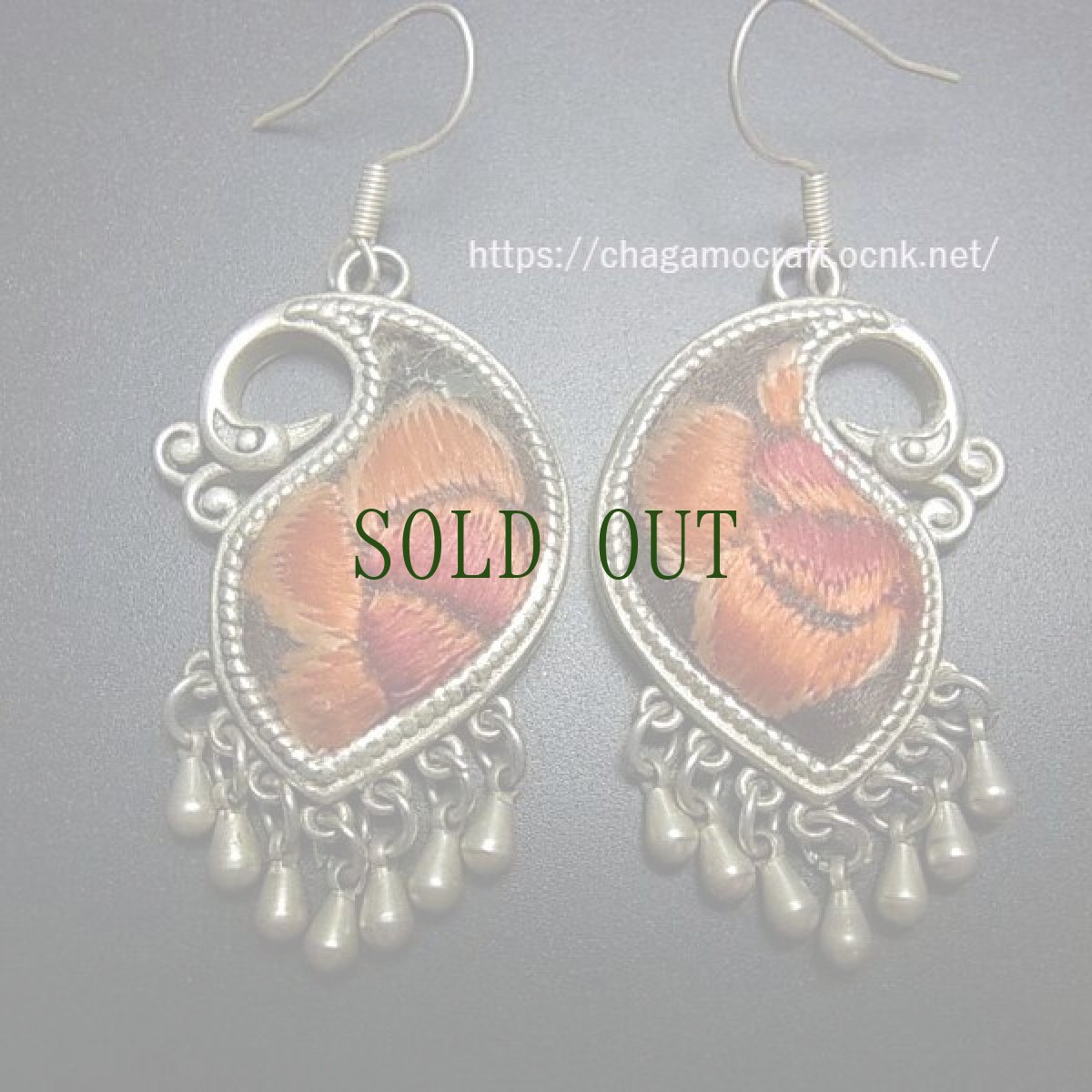 画像3: 貴州ミャオ族の苗銀製・刺繍古裂ピアス　【孔雀】 (3)