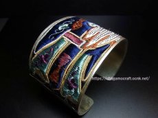 画像2: 貴州省ミャオ族の刺繍古裂バングル(苗銀)　Old embroidery Miao silver bangle　 (2)