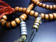 画像8: チベット木珠（白檀）の御数珠　(old tibetan sandalwood mala )　数珠カウンター付・アンティーク (8)