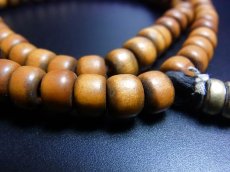 画像5: チベット木珠（白檀）の御数珠　(old tibetan sandalwood mala )　数珠カウンター付・アンティーク (5)