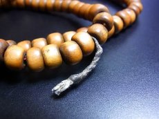 画像6: チベット木珠（白檀）の御数珠　(old tibetan sandalwood mala )　数珠カウンター付・アンティーク (6)