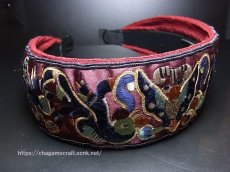 画像1: ミャオ族の刺繍古裂・カチューシャ（Old embroidered remake hair ornament from Miao tribe）送料無料 (1)