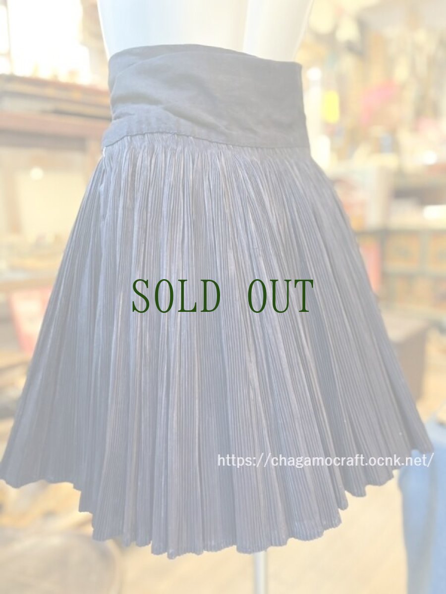 画像3: 侗族・リャンブー（亮布・Liang Bu）木綿藍染め光沢加工・プリーツ巻スカート（ビンテージ）トン族 (3)