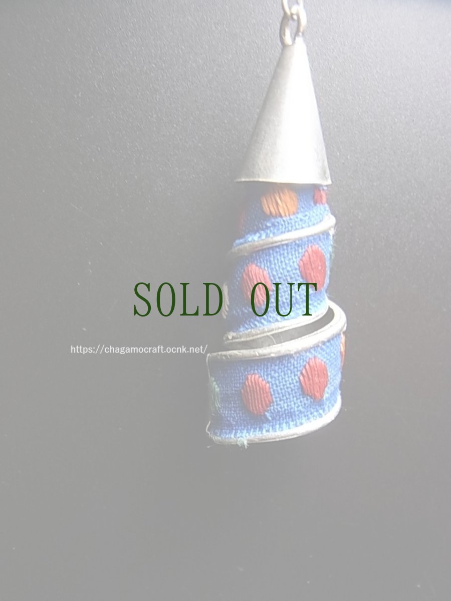 画像4: 貴州ミャオ族の苗銀製・刺繍古裂ピアス　 (4)