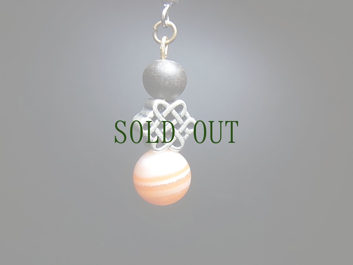 画像6: エンドレスノット（ベルべ・無限の紐）とサードオニキス、沈香（伽羅）のピアス (6)