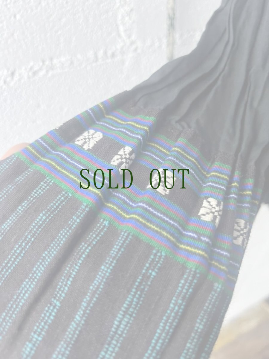 画像12: 貴州省・貞豊苗族（ジェンフォン・ミャオ族）　木綿製　ロング丈プリーツ巻スカート (12)