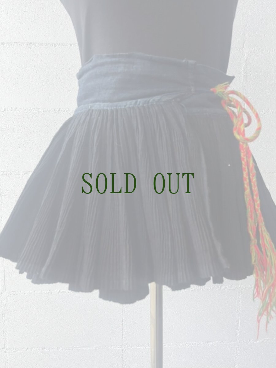 画像4: 雷山大塘苗族（lei shan da tang ミャオ族）　藍染プリーツ巻きショート丈スカート（チュチュ）アンティーク (4)