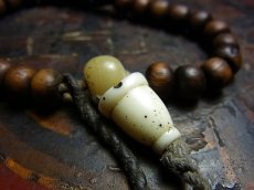 画像3: チベット木珠の御数珠　(old tibetan sandalwood mala )　スンドゥ付・アンティーク (3)