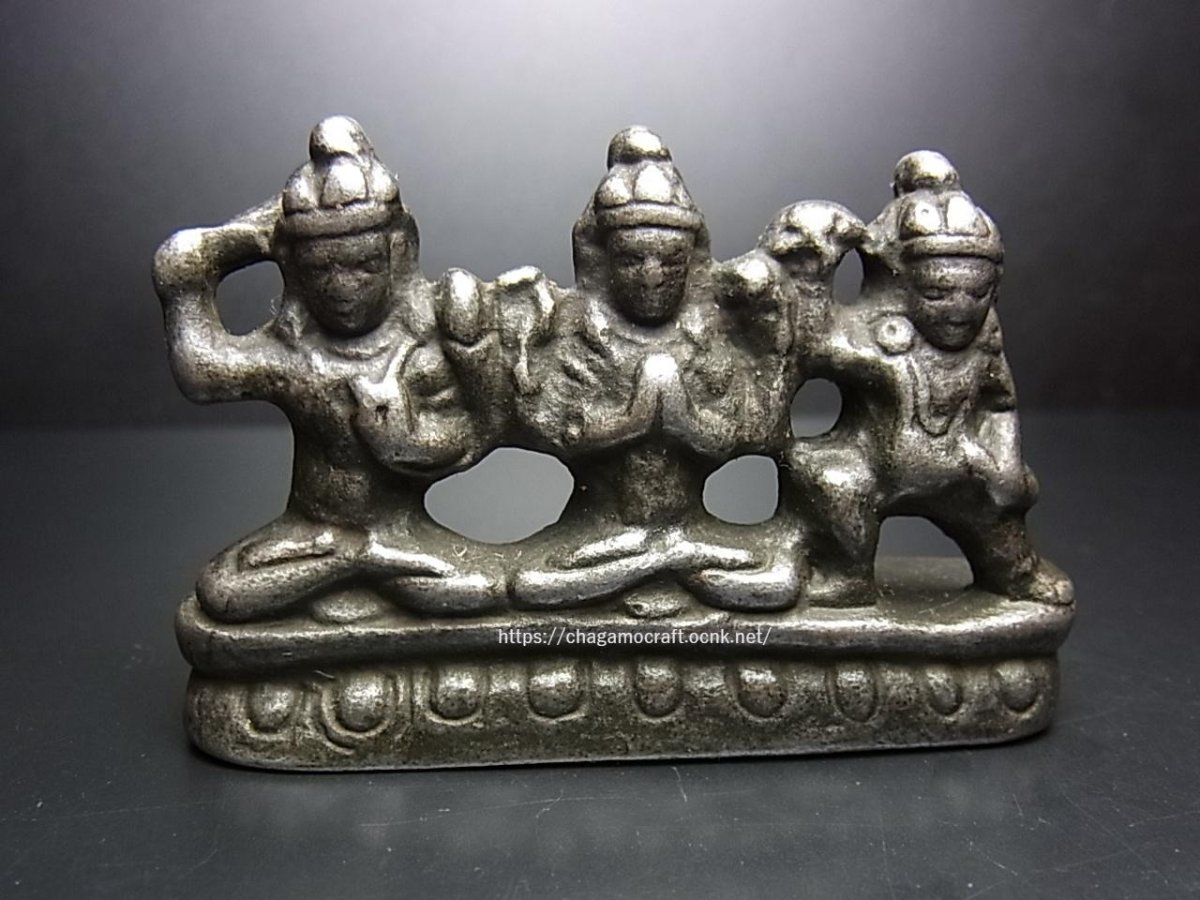画像2: チベット観音菩薩三尊（リク・スム・ゴンポ）鉄製　　(天鉄・Thogchags) 　 (2)