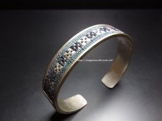 画像1: 貴州省ミャオ族の刺繍古裂バングル(苗銀)　Miao old embroidery silver bangle (1)