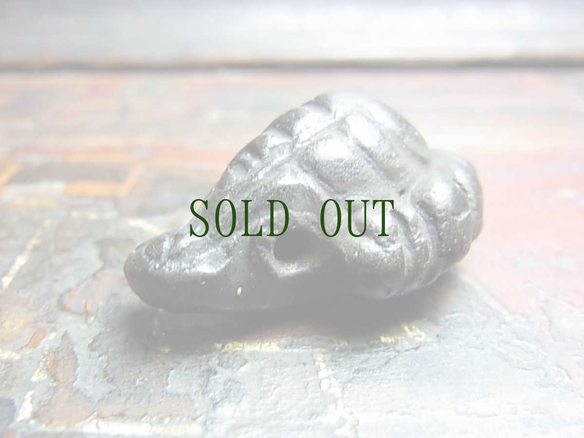 画像3: チベット・蠍のツァツァ（薬擦擦）秘薬・護符（アンティーク） (3)