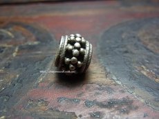 画像2: 銀製　チベット数珠飾り（スペーサー）　アンティーク　(Old tibetan mala spacer bead )　チベット密教法具 (2)