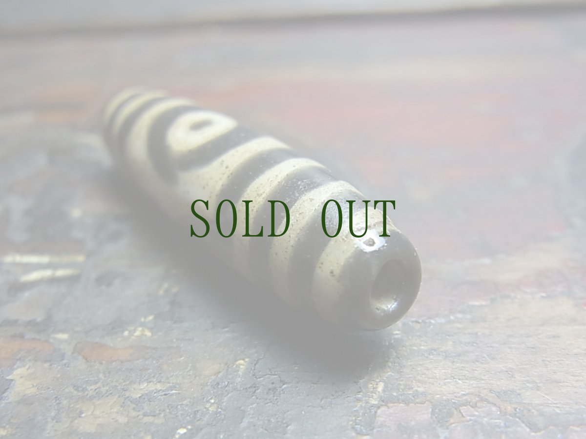 画像4: ジービーズ 古瑠璃三眼天珠（ dzi mig sum pa )　老料器三眼天珠（清朝）　 (4)