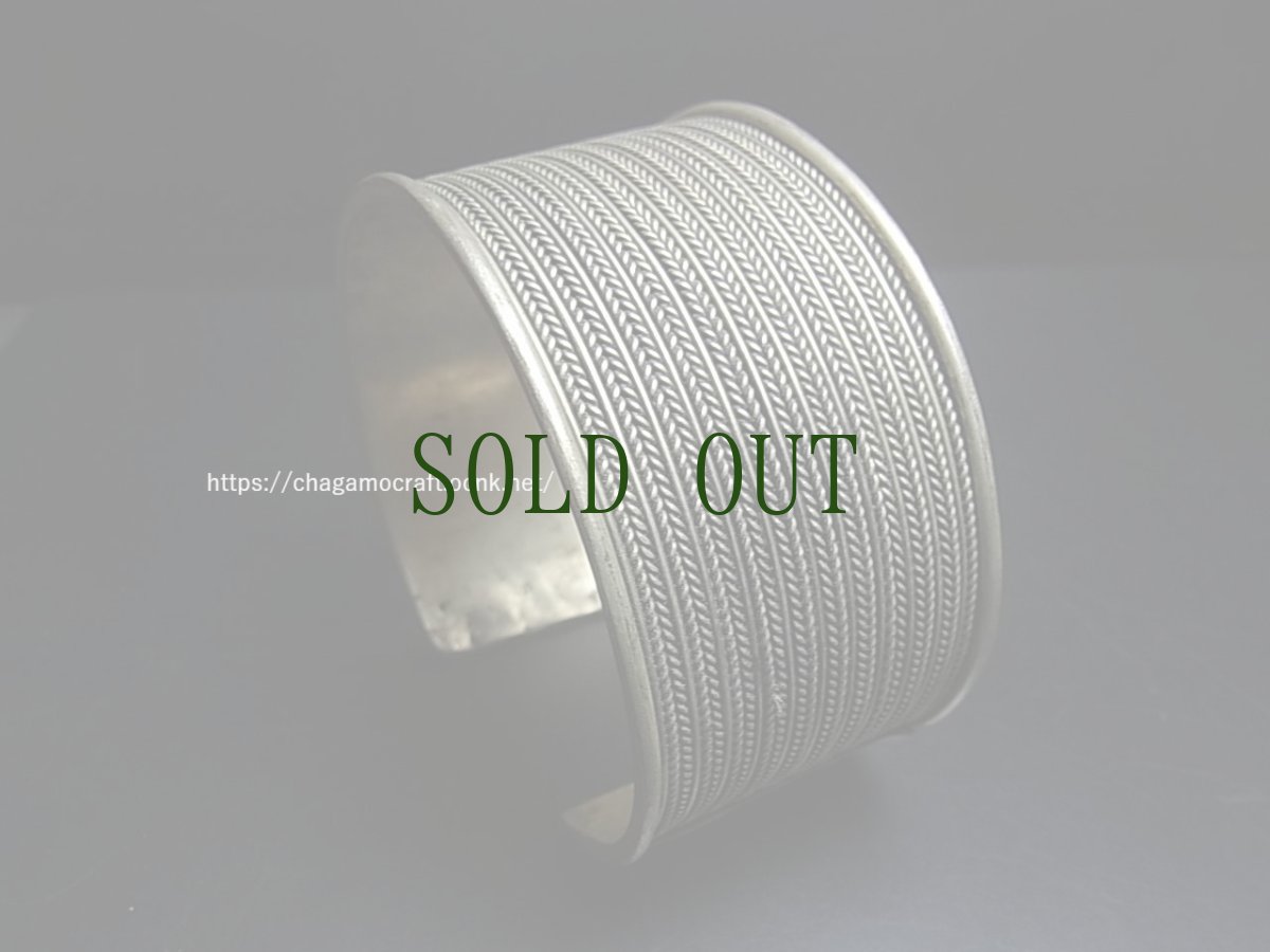 画像2: 貴州ミャオ族のシルバーバングル(ミャオ銀)　 約34mm (2)