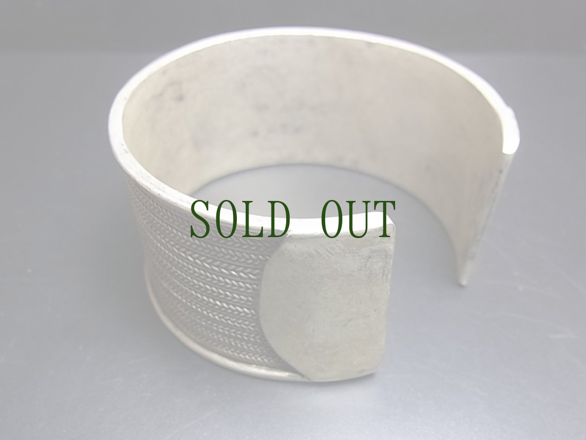 画像4: 貴州ミャオ族のシルバーバングル(ミャオ銀)　 約34mm (4)