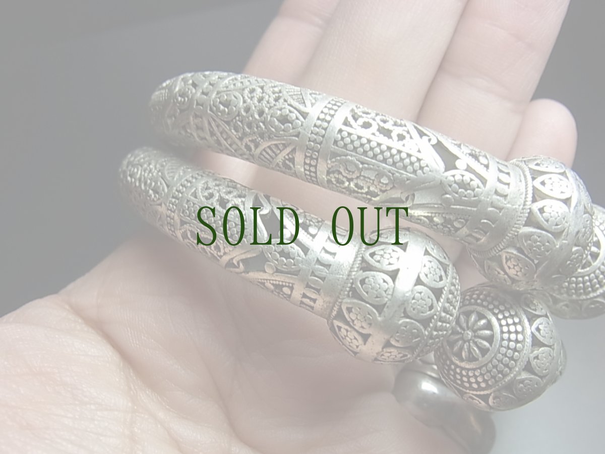 画像7: 貴州ミャオ族のシルバーブレスレット　一対売り・トラディショナル(ミャオ銀)　 (7)