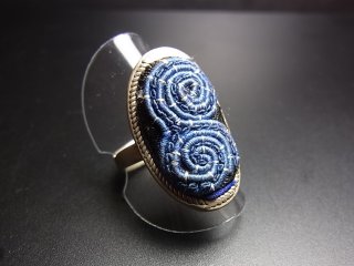 山岳民族衣装・シルバーアクセサリー・刺繍(雲南・貴州ミャオ族