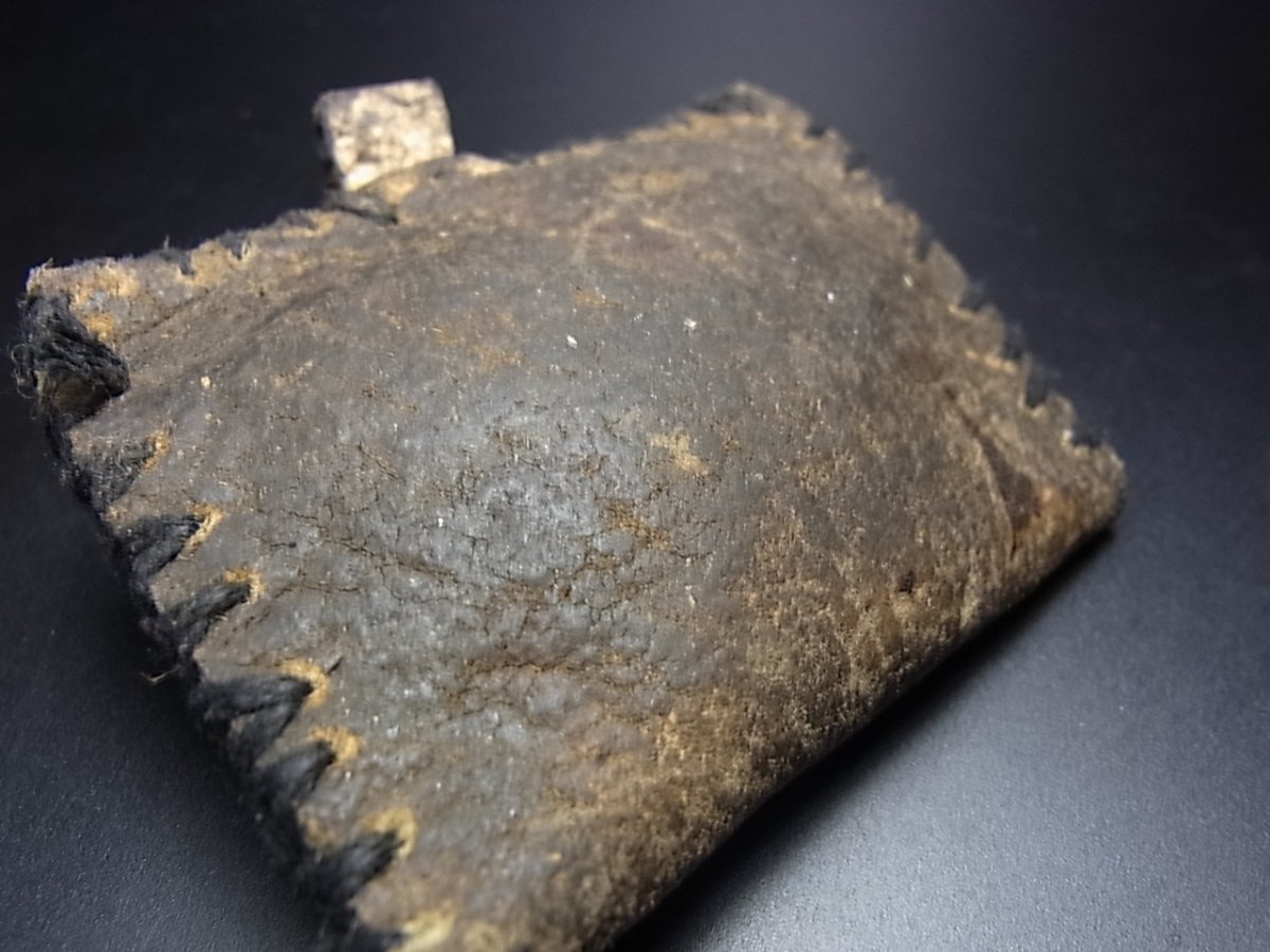 画像5: チベットの護符・霊鳥キュン(Khyun)のトクチャ と革製ガウ　 (5)