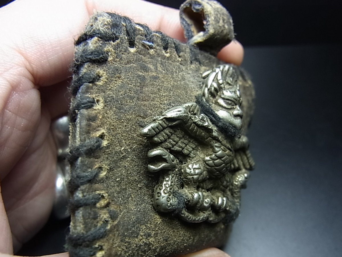 画像6: チベットの護符・霊鳥キュン(Khyun)のトクチャ と革製ガウ　 (6)