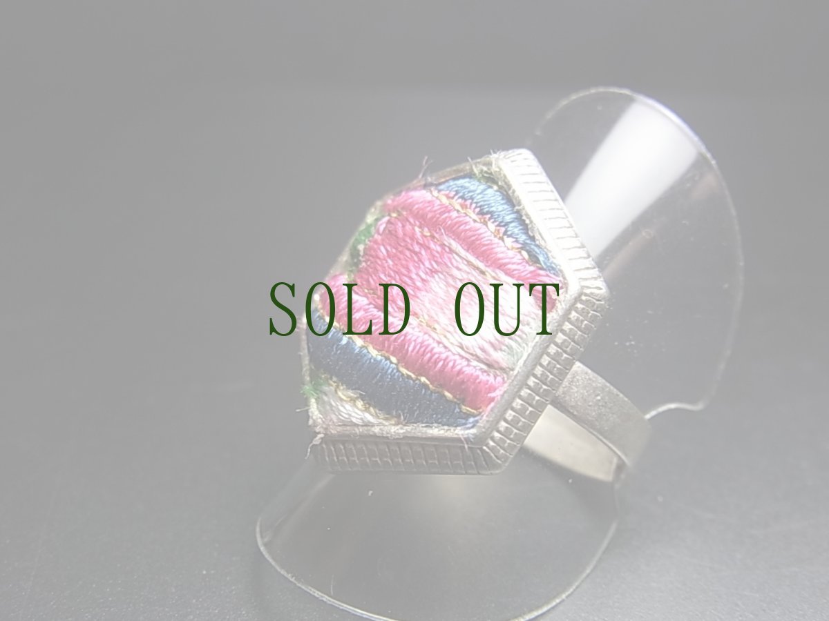 画像3: 貴州ミャオ族の刺繍古裂リング（苗銀製） (3)