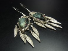 画像3: ミャオ族（苗族）の苗銀製・刺繍古裂ピアス・魚/  Miao Old embroidery earrings (3)