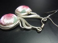 画像4: ミャオ族（苗族）の苗銀製・刺繍古裂ピアス・白鳥/  Miao Old embroidery earrings (4)