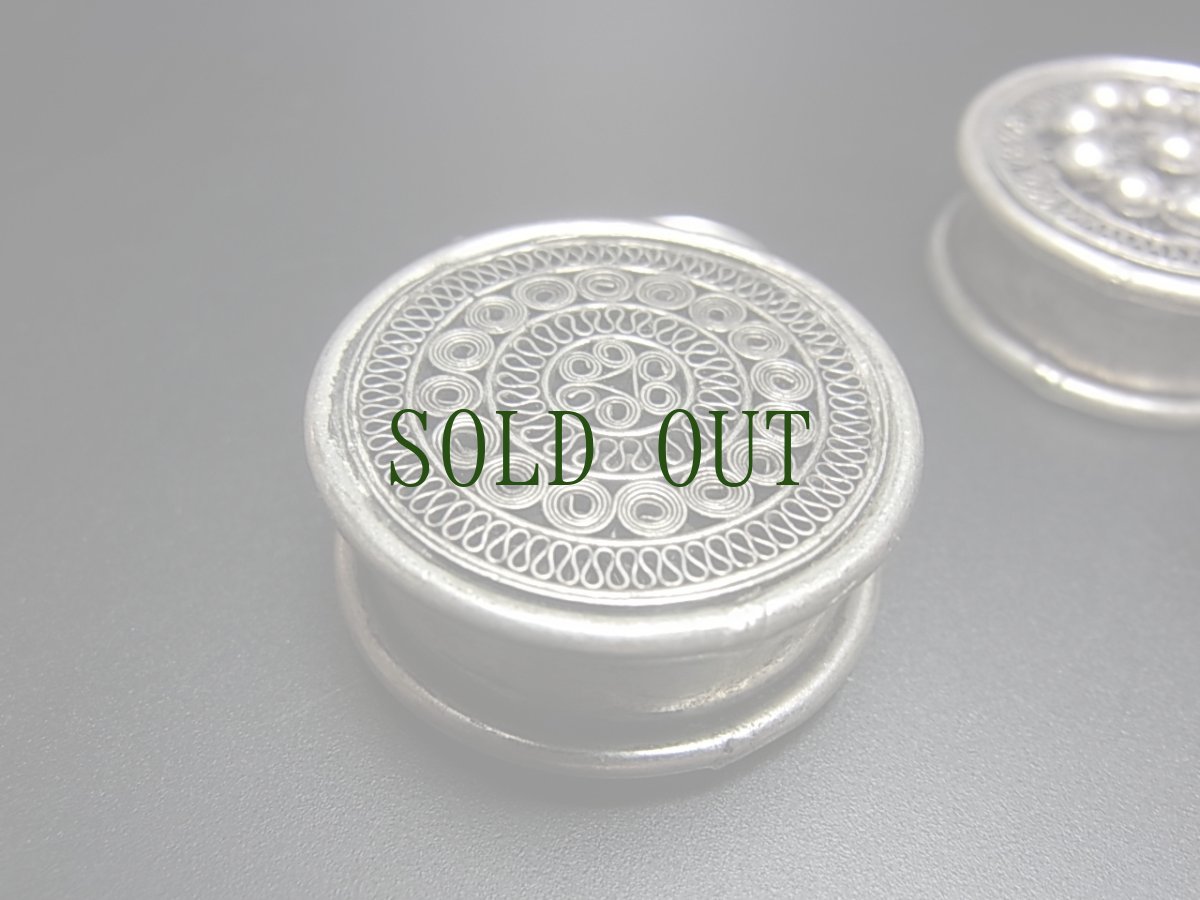 画像4: 貴州苗族（ミャオ族）のシルバーピアス(苗銀)　銅鼓　 (4)