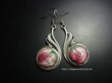 画像1: ミャオ族（苗族）の苗銀製・刺繍古裂ピアス・白鳥/  Miao Old embroidery earrings (1)