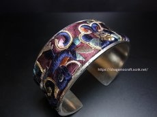 画像1: 貴州省ミャオ族の刺繍古裂バングル(苗銀)　剪紙破線繍/ Split thread stitch・Old embroidery Miao silver bangle　 (1)