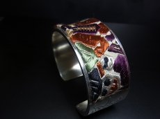 画像2: 貴州省ミャオ族の刺繍古裂バングル(苗銀)　剪紙破線繍/ Split thread stitch・Old embroidery Miao silver bangle　 (2)