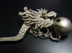 画像4: ミャオ族（苗族）の髪留め/かんざし（苗銀製）・玉龍・鈴付き　Traditional hair ornament, Kanzashi of Miao (4)