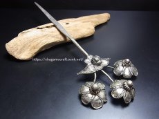 画像1: ミャオ族（苗族）の髪留め/かんざし（苗銀製）・花　Traditional hair ornament, Kanzashi of Miao (1)