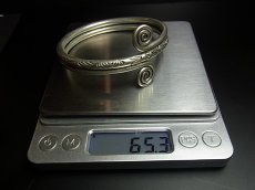 画像4: ミャオ族（苗族）のシルバーブレスレット（苗銀製）渦巻き・トラディショナル/ヴィンテージ　 (4)