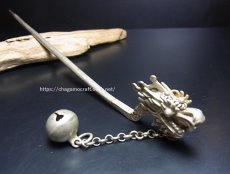 画像1: ミャオ族（苗族）の髪留め/かんざし（苗銀製）・玉龍・鈴付き　Traditional hair ornament, Kanzashi of Miao (1)
